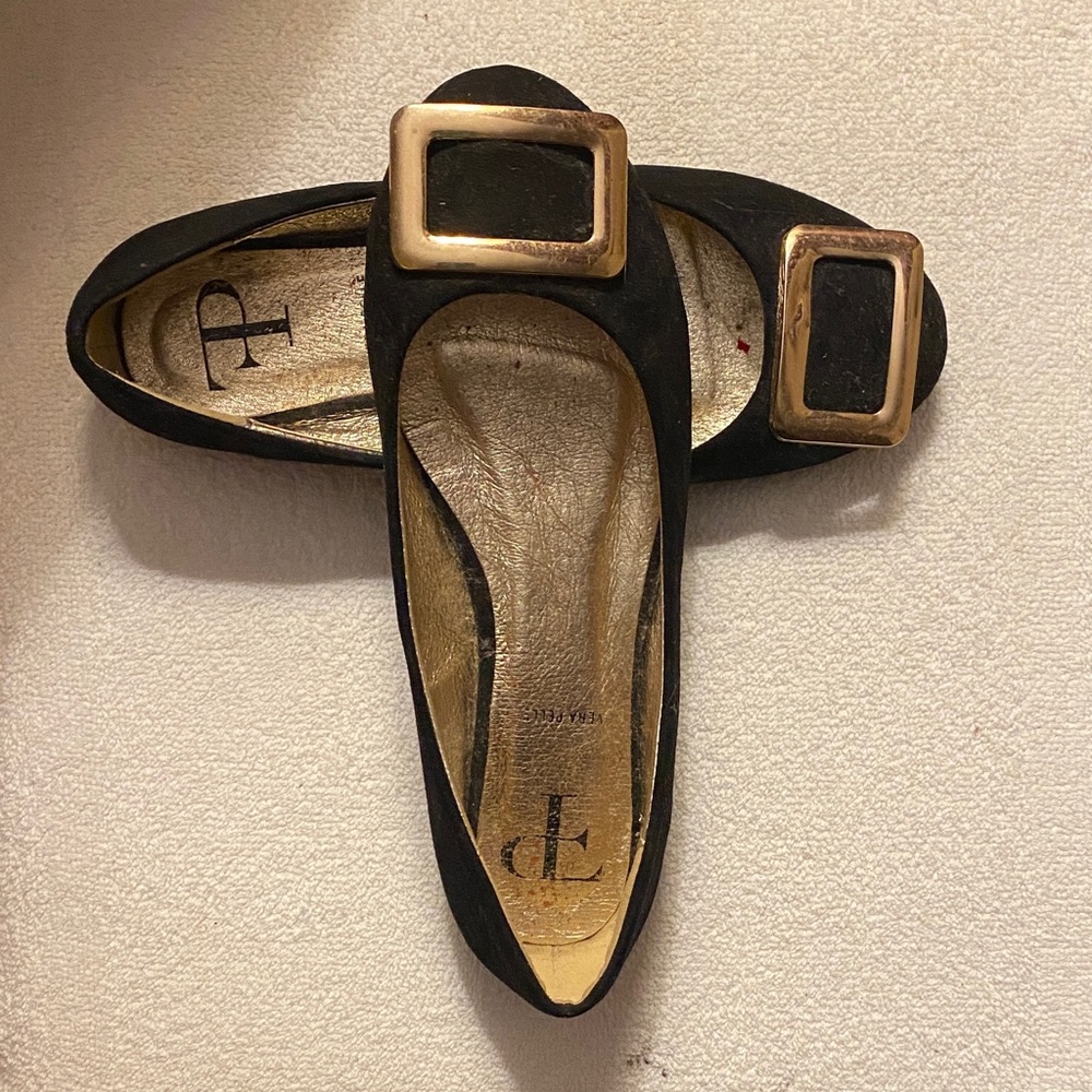 Vera Pelle Black and Gold Flats